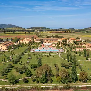 *** Prázdninový areál Poggio All'agnello Sport & Active Holidays Itálie