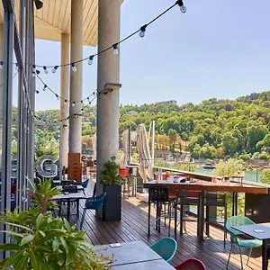 **** Hotel Novotel Confluence Francie